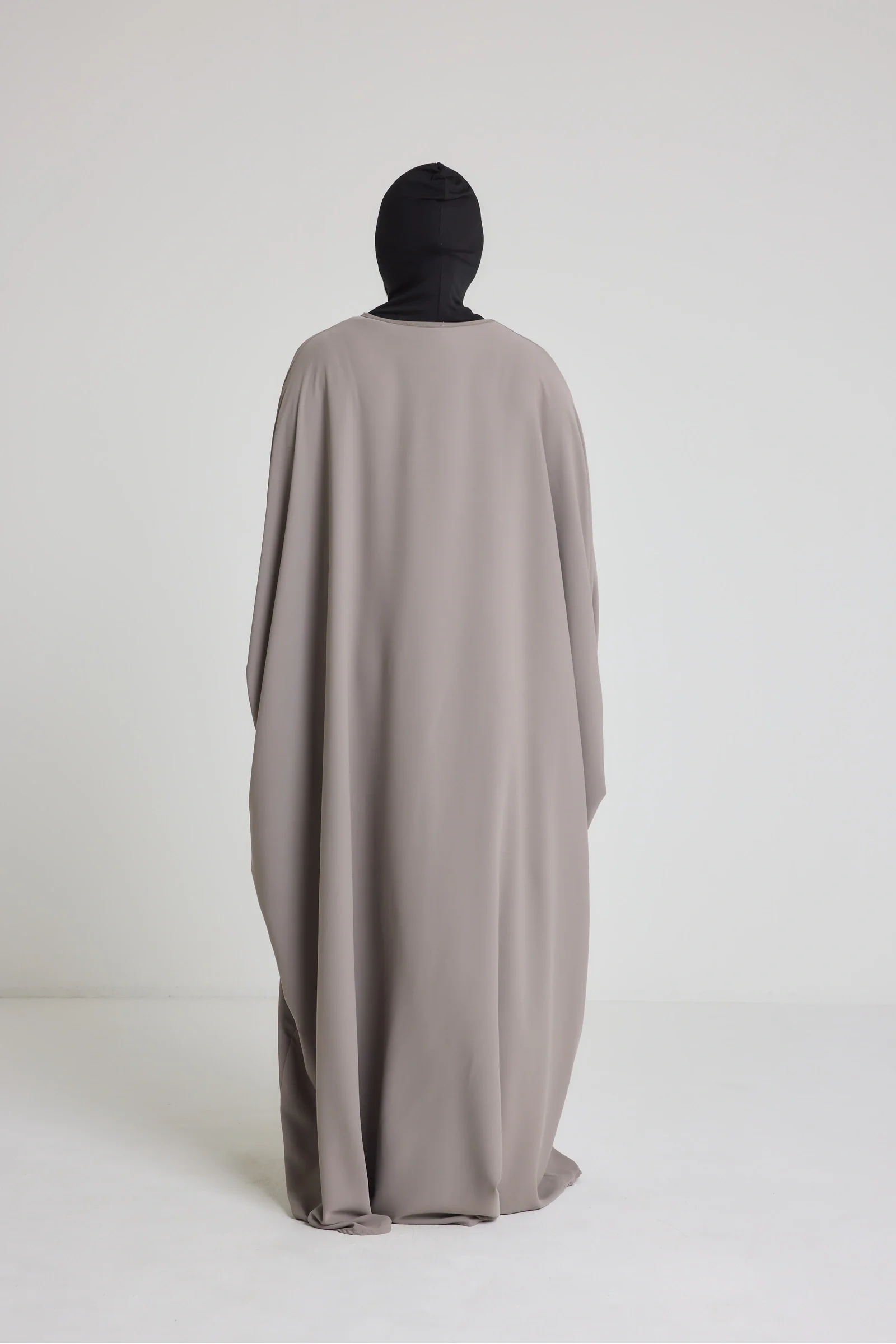 Robe Nour - large et manche large avec bouton - Image 12