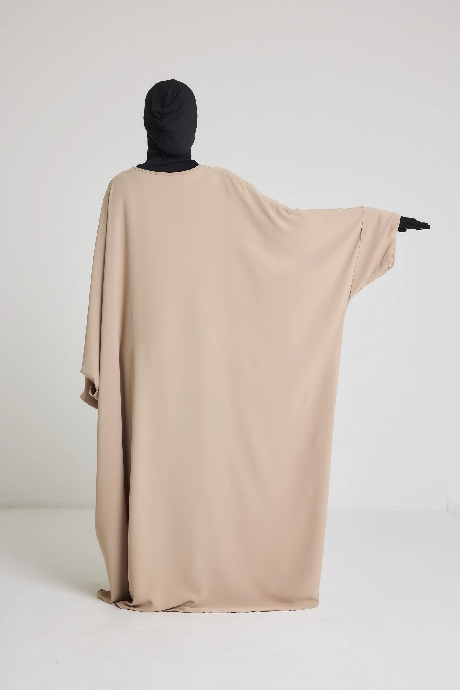 Robe Nour - large et manche large avec bouton - Image 15