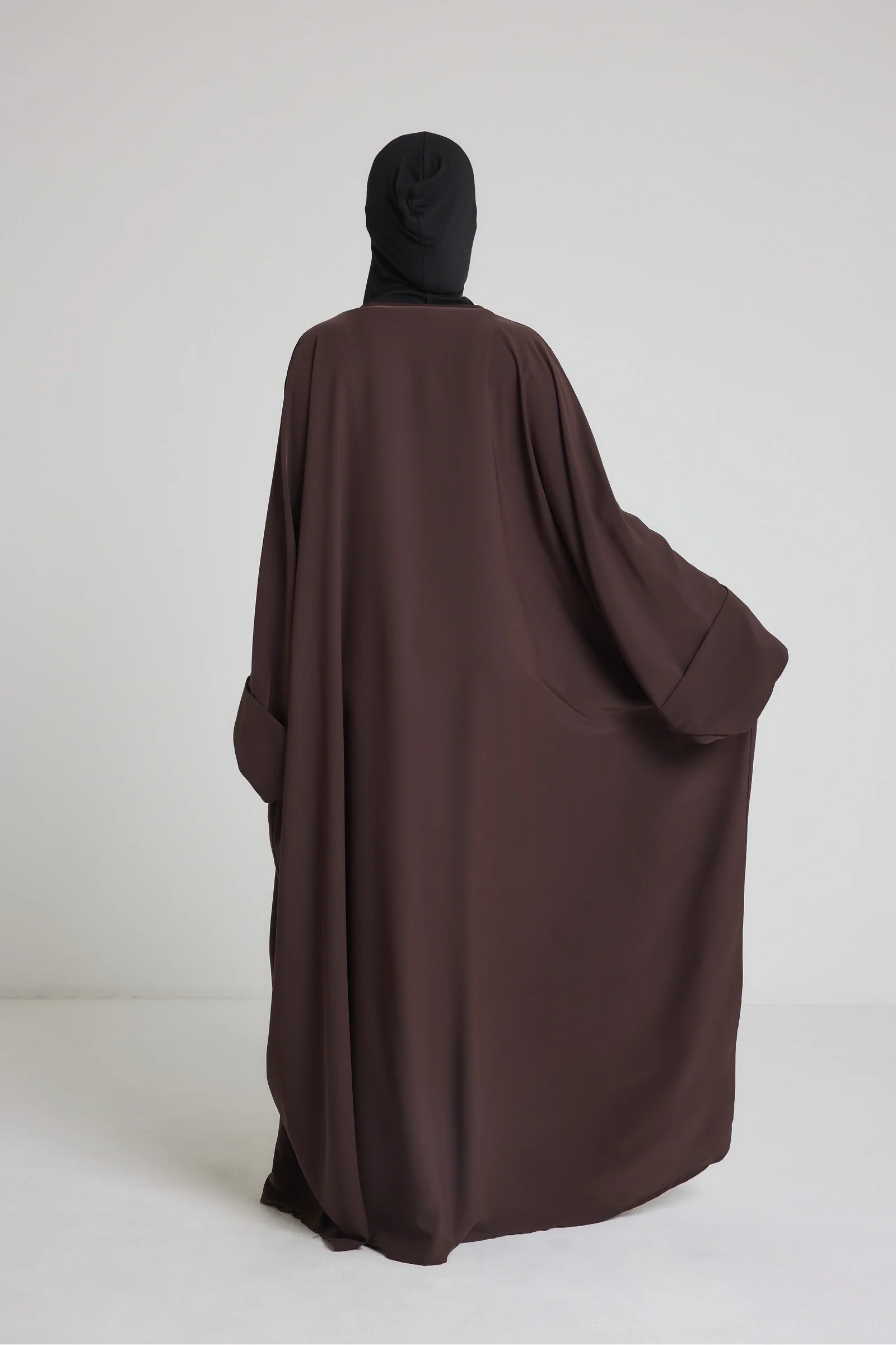 Robe Nour - large et manche large avec bouton - Image 6